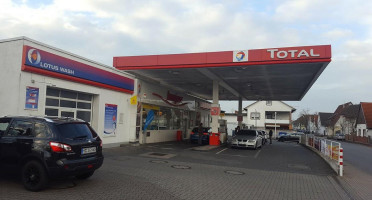 Totalenergies Tankstelle outside