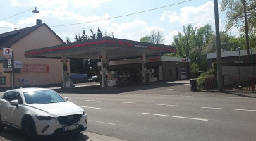 Totalenergies Tankstelle outside