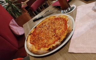 Beate Denk und Jochen Pils Pizzeria Golden-Treff food