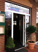 Michelangelo E Pizzeria outside