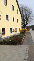 Gasthof zum Hirschen outside