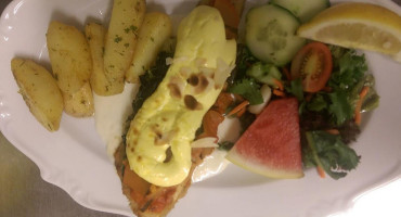 Zur Schnitzelschmiede outside