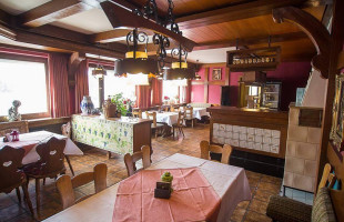 Café Weinstube Im Adler inside