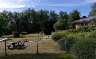 Kiosk Und Minigolf Bei Den Tennisplätzen outside