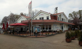 Schomakers Fischbude, Räucheraal, Fischbrötchen inside