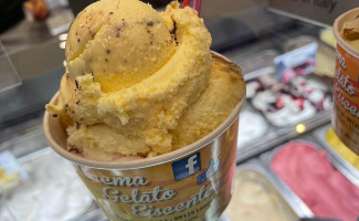 Eiscafé Crema-Gelato Cattaruzza food