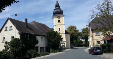 Grüner Baum outside