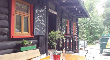 Und Köhlerhütte-fürstenbrunn outside