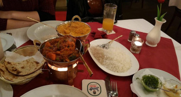 Taj E India food