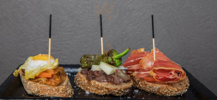 Volver Café Tapas Vinos food