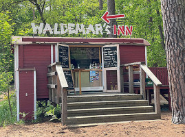 Waldemar's Inn outside