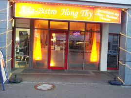 Asia-bistro-hong Thy outside