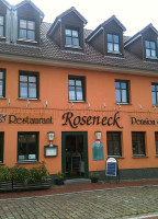 Roseneck outside