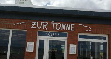 Zur Tonne Süssau outside