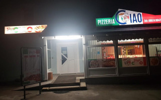 Pizzeria Ciao outside