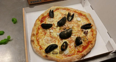 Il Capitano Pizza Express food