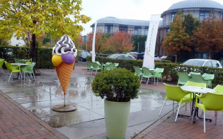 Blumenberg Eis Cafe Bistro outside