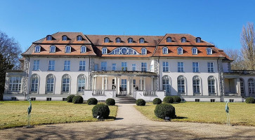 Schloß Storkau outside