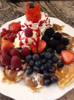 Gino's Eis Cafe food