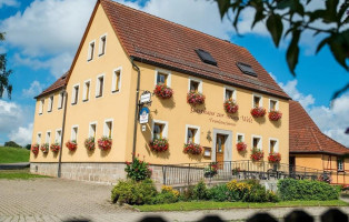 Gasthaus Pension Zur Neuen Welt outside