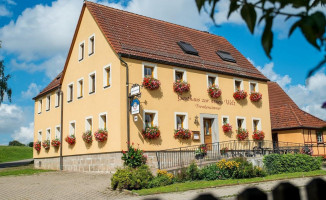 Gasthaus Pension Zur Neuen Welt outside