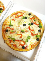 Avanti Pizza Service food