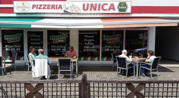 Pizzeria Unica outside