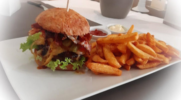 Hans-clauert-stube Im Akzent-parkhotel Trebbin food