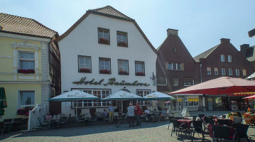 Baumhove Hotel Restaurant Am Markt outside