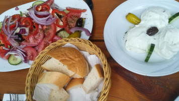 Sirtaki • Griechisches food