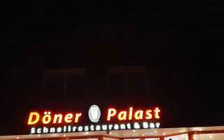 Döner Palast outside