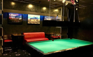 Dauriang Thai Bistro Billard inside