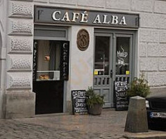 Alba Cafe outside