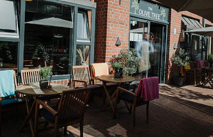 The Olive Tree outside