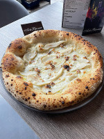 Artebianca-pizza In Pala food