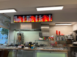 Leziz Kebab House inside