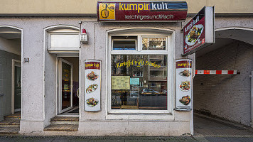 Kumpir-Kult outside