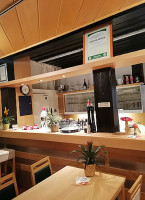 Enzos Pizzabar inside