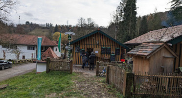 Mühlbachhütte outside