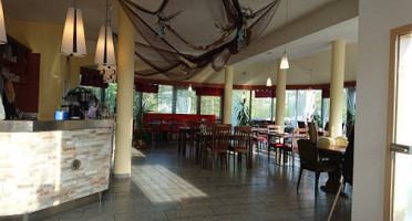 -pizzeria Adria inside