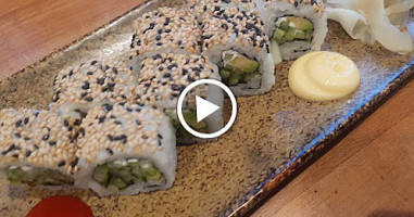 Mozart Sushi Und Bäckerei food