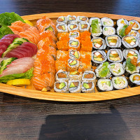 Tomo Sushi food