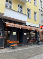 Taverna Olive Ihr Grieche In Friedrichshain outside