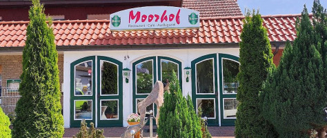 Moorhof outside