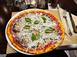 Mediterraneo Pizzeria Am Nürburgring In Adenau food