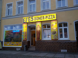 Efes Döner Pizza outside