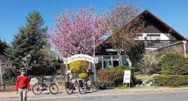 Eisgarten Buchholz outside