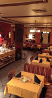 Pizzeria Puglia inside