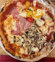 Il Cavallo Pizzeria food