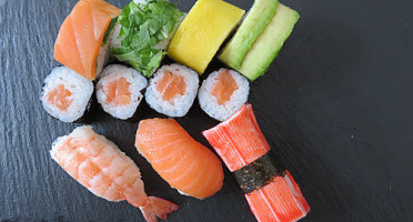 Sushi 2 Go food